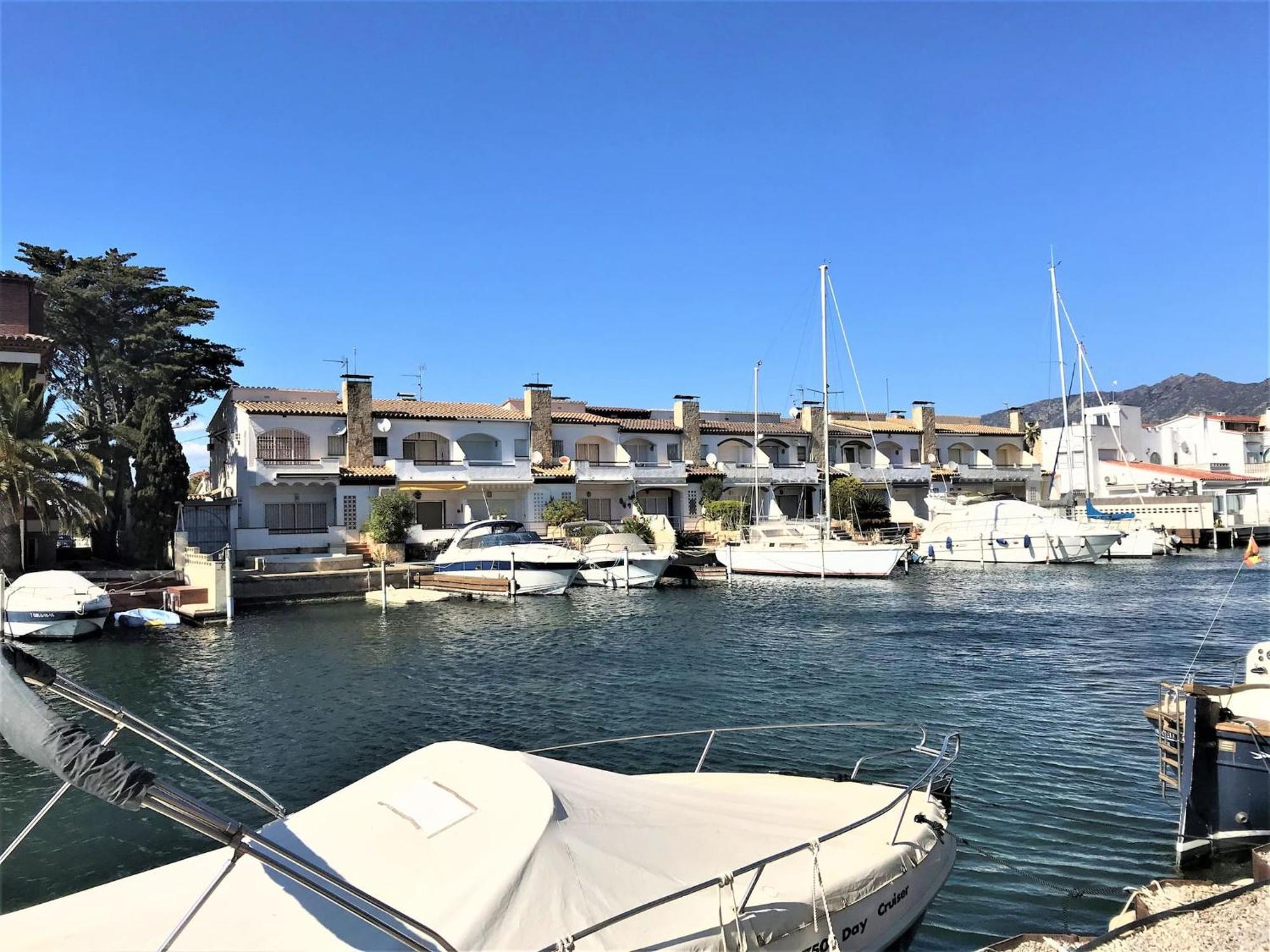 Apartamento En Roses Con Vistas Al Canal Y Piscina Екстериор снимка